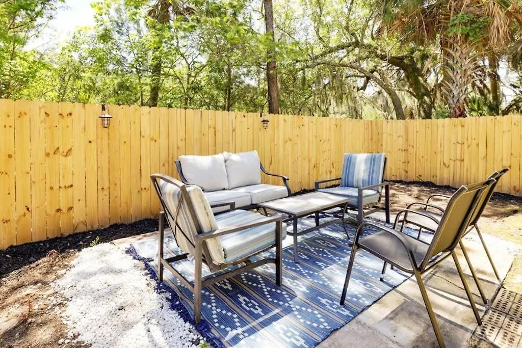 Holiday home Contemporary Stylish Home Btw Dwtn Savannah&Tybee!