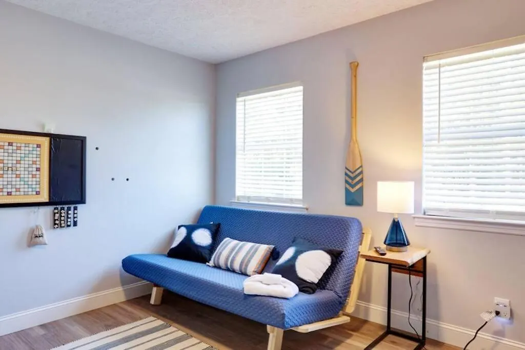 Contemporary Stylish Home Btw Dwtn Savannah&Tybee! 0*, Savannah